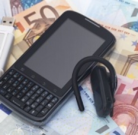 I nuovi cellulari"eco" &copy; Cheyennezj  Dreamstime . com