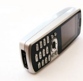 Internet sul cellulare, italiani sempre pi&ugrave; connessi