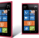 Il Nokia Lumia 900 nella versione Pink