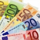 Prestiti alle famiglie ancora in calo