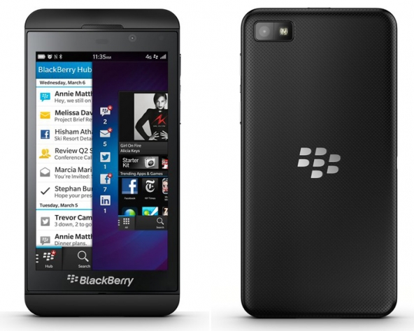 A sinistra il Blackberry Z10