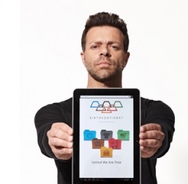 Fabrizio Politi illustra il simbolo di riconoscimento della "sua" app, Mo.Mo.Sy.