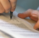 Assicurazioni, premi in calo