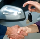 L'auto per la vacanza va noleggiata con oculatezza per risparmiare