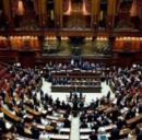Privilegi della casta, ai politici regaliamo anche l'assicurazione vita