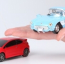 La polizza dell'assicurazione auto finalmente in calo