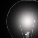 Risparmiare sulla bolletta della luce si può