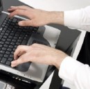 Prenotare viaggi online su Booking o Expedia