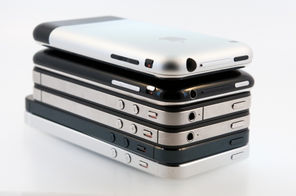 Tassa sui cellulari: prima bufala hi-tech del 2016