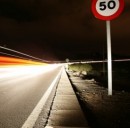 Nei centri abitati il limite è di 50 km/h