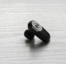 Uso degli auricolari alla guida: è vietato?
