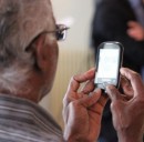 Cellulari per Anziani: 3 modelli semplici, economici e con i tasti grandi