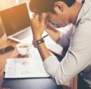 Scendono i prezzi di luce e gas: da aprile bollette più leggere